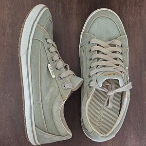 Taos Sneakers Womens Green Canvas 7.5